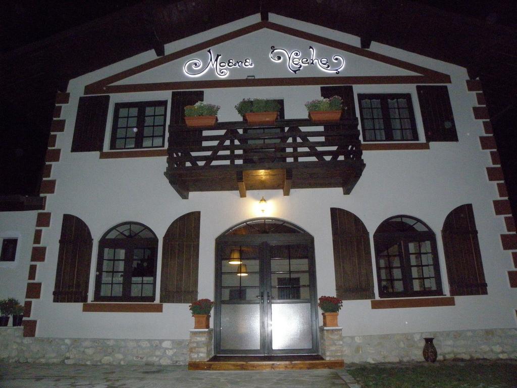 Hanul Moara Veche Pensiune Restaurant Berca Exteriér fotografie